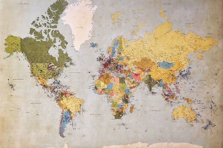 Mapa Europy i plecak podróżny