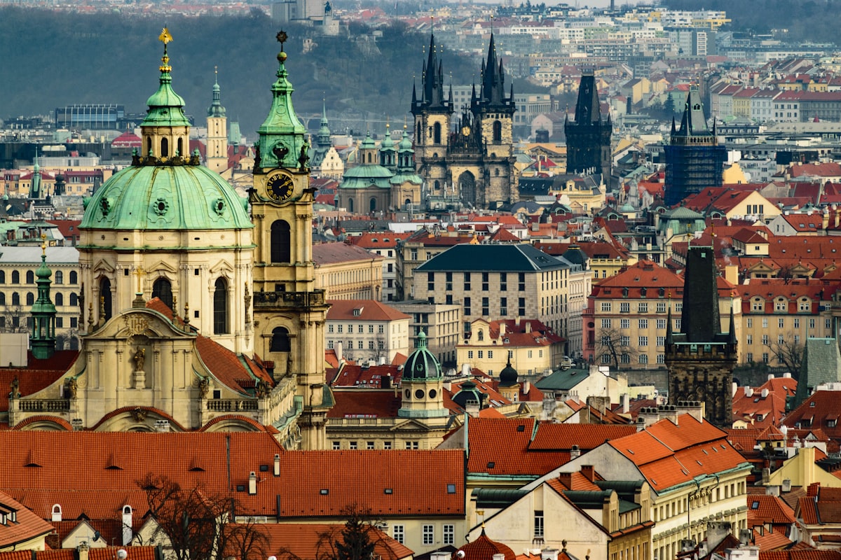 Prag mit dem Fernbus: Der ultimative Stadtführer für Erstbesucher