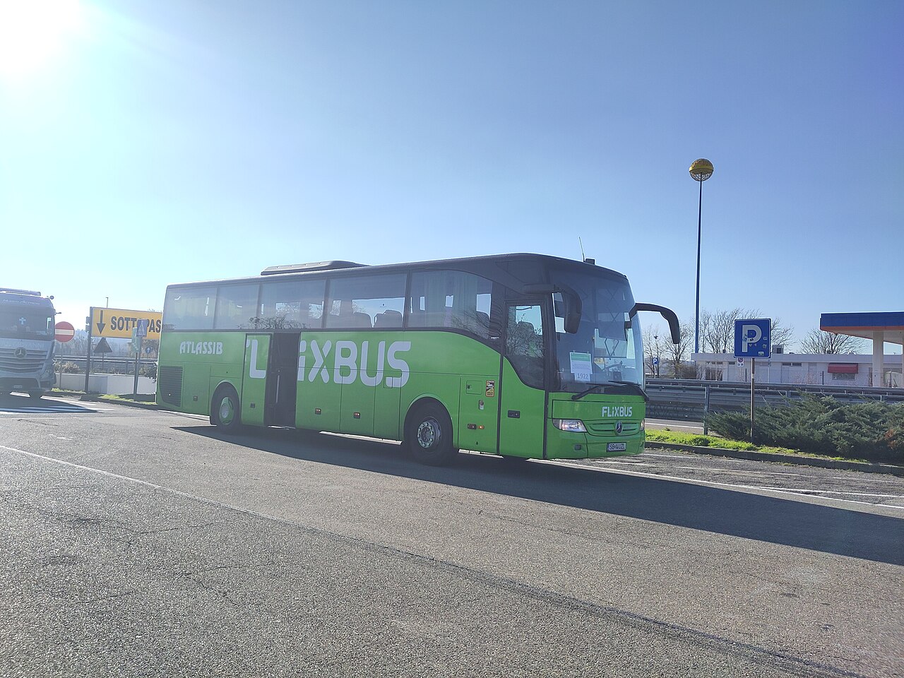 Fernbus oder Zug: Was ist wirklich günstiger und schneller?
